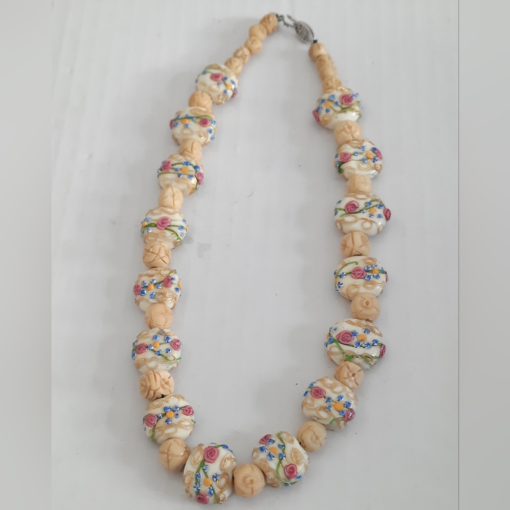 Sterling Silver On Vintage Candy Looking Like Bids Floral Design.neclase